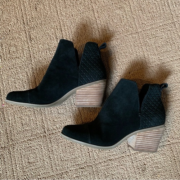 TOMS GEUINE LEATHER SUEDE ANKLE BOOTS BLOCK HEEL SIZE 9 1/2 EUC - Picture 1 of 7